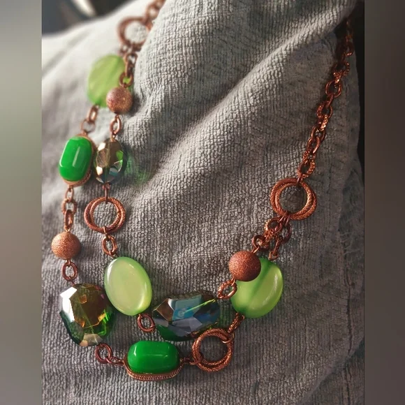 Selling a large bag of necklace.Lots of vintage to CHOOSESilver, turquoiseETC
